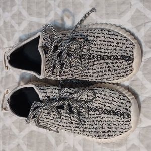 Womens Adidas Boost size 7 1/2